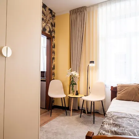 Golden 9 Elegant & Cozy Free Parking Апартаменти